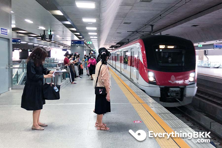 Arrival at Bangkok Don Mueang Airport - Taking a train to city center