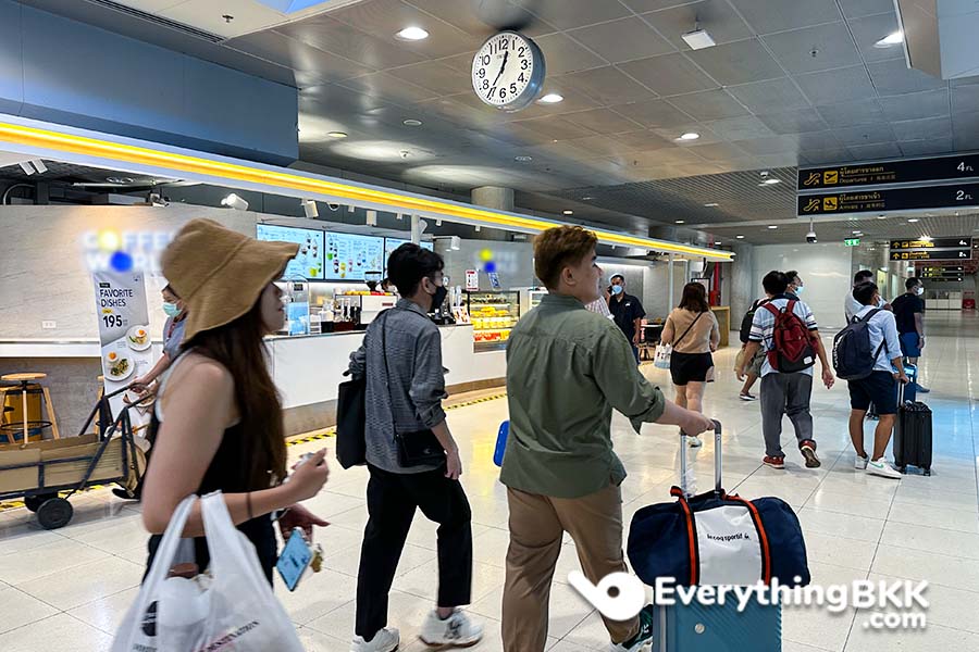 Arrival at Bangkok Suvarnabhumi Airport - Taking Airport Rail Link (ARL) to city center at the basement